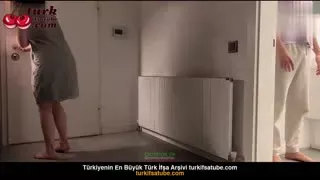 Üvey Kardeş Ada Kuryeye Oral Yapıyor